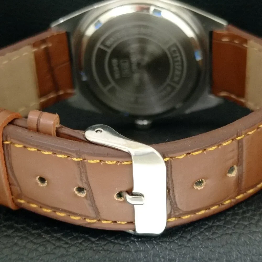 Vintage 1988 Citizen Manual Mens Silver Watch W/date & White accents